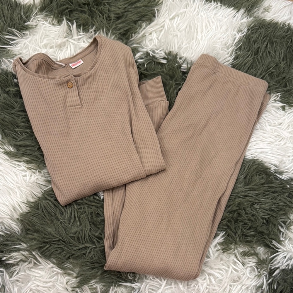 Zara Kids Pajama Set in Tan